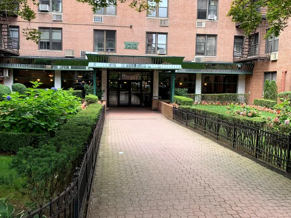 1213 Avenue Z image 1 of 5