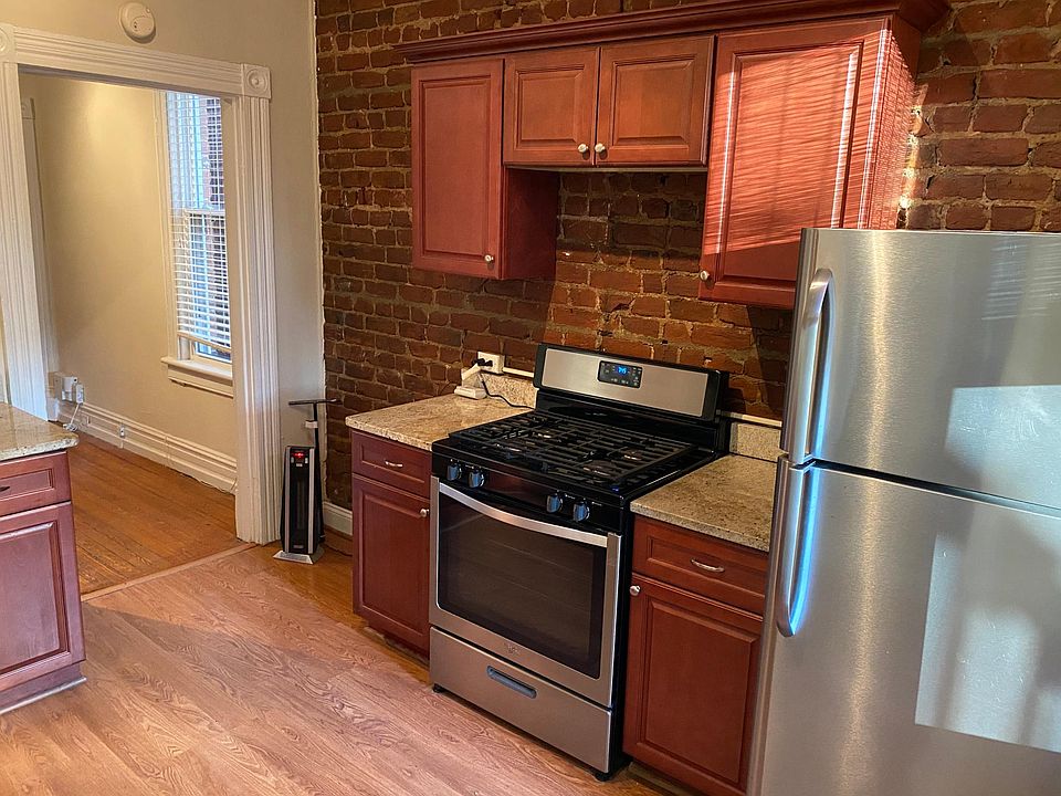 2nd image of 2111 Grove Ave #1