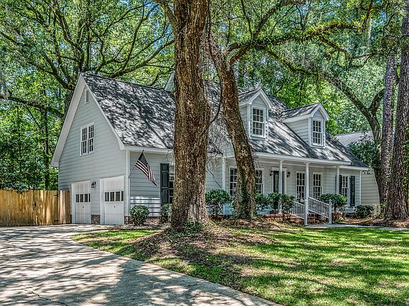 2nd image of 108 Seven Oaks Ln
