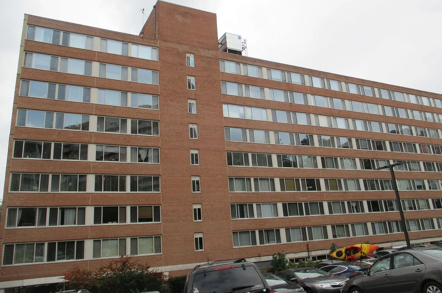 1210 N Taft St — Photo 1