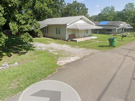 4th image of 109 Levine St