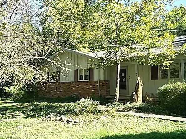 49 Cascades Dr, Chagrin Falls, OH 44022