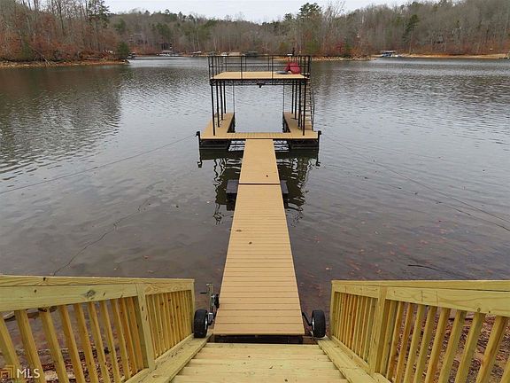 2nd image of 8044 Beachwood Dr
