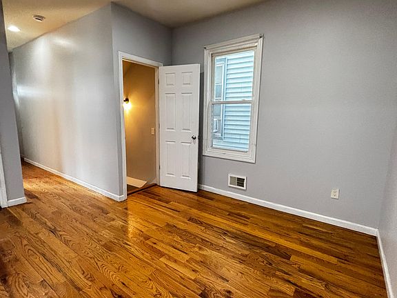 5th image of 166 Wilkinson Ave #G1