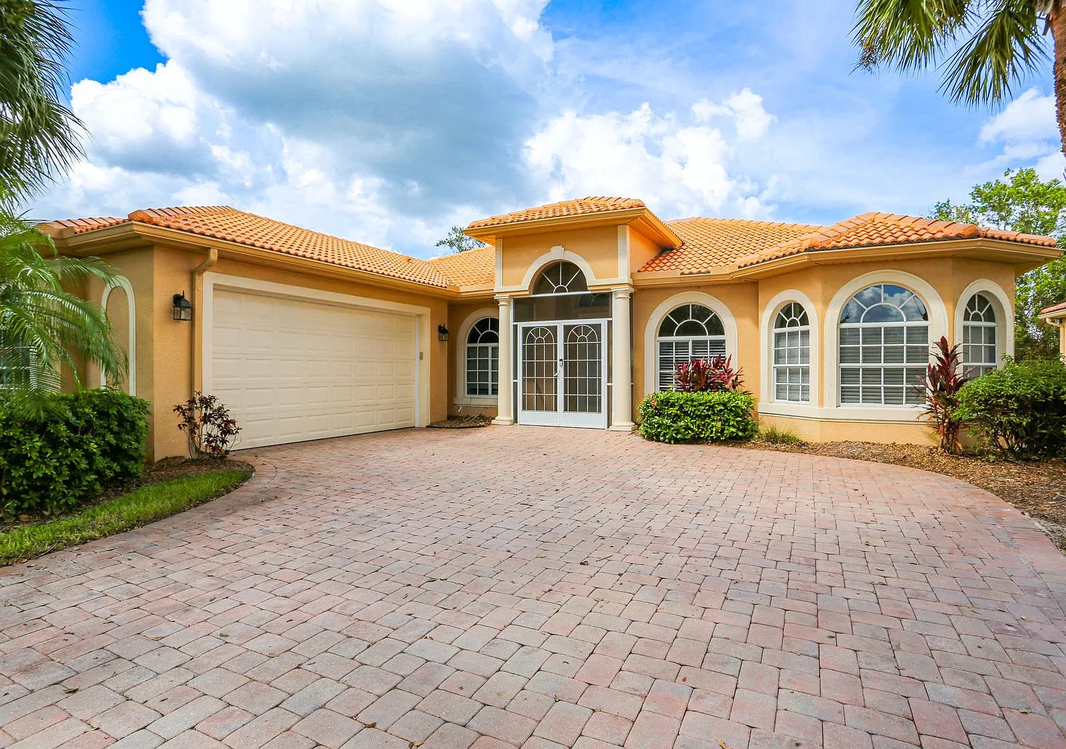 Pool Home On Canal Great For Fishing And Kayaking 3 Bed/2 Bath Single Family Great Community — Photo 4
