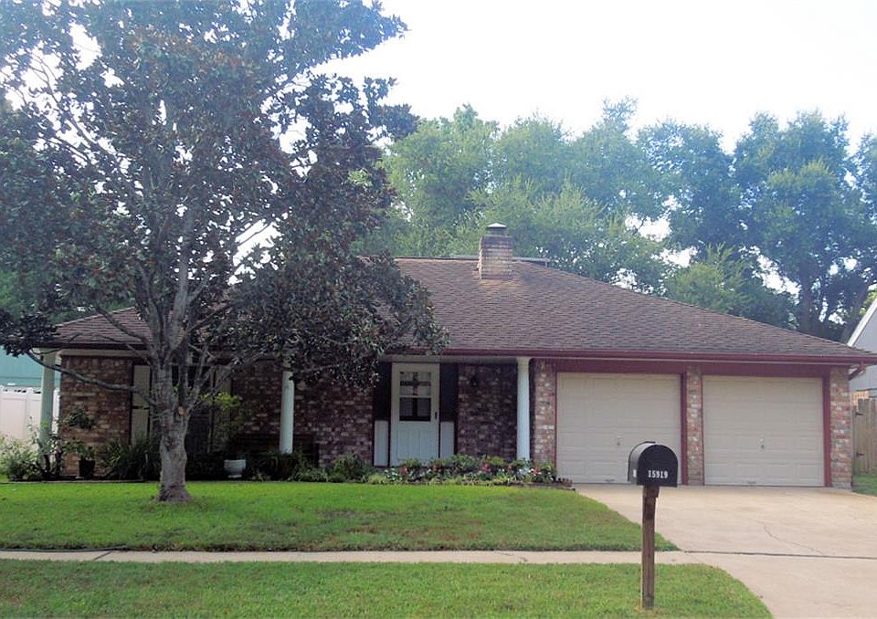 1st image of 15919 Walnut Wood Dr