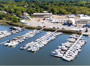 42 Dock Rd, Remsenburg, NY 11960