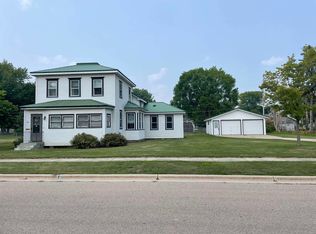 129 Adams St, Oconto, WI 54153