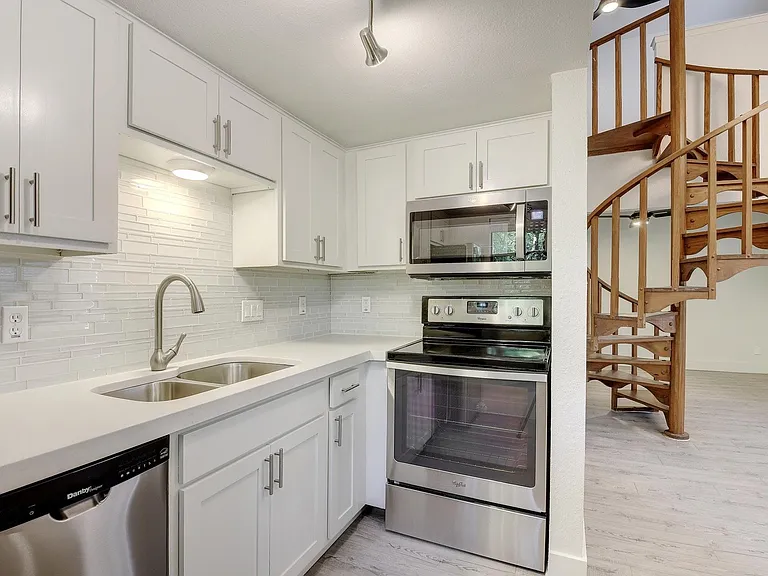 2500 Burleson Rd #719 — Photo 11