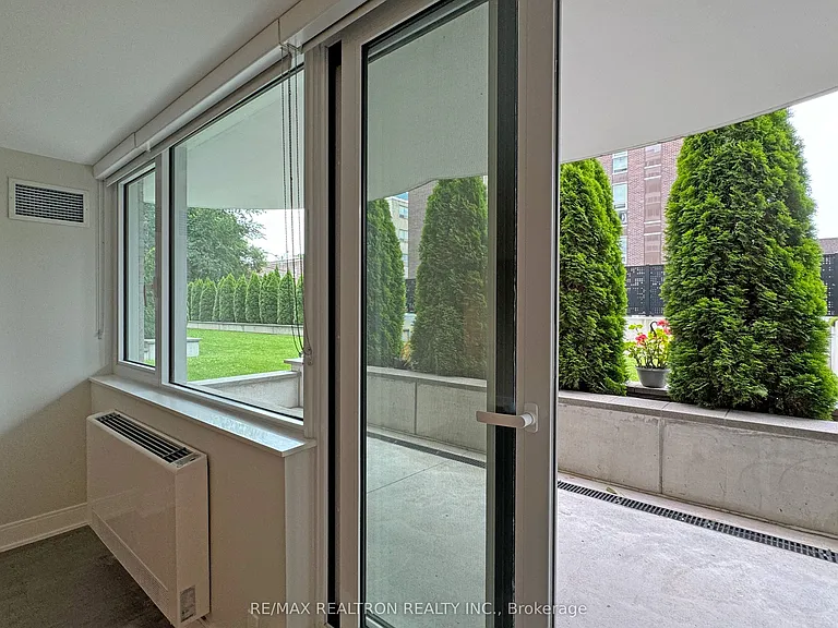 11 Walmer Rd #105 — Photo 9