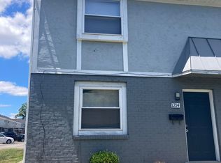 1214 Old Henderson Sq, Columbus, OH 43220