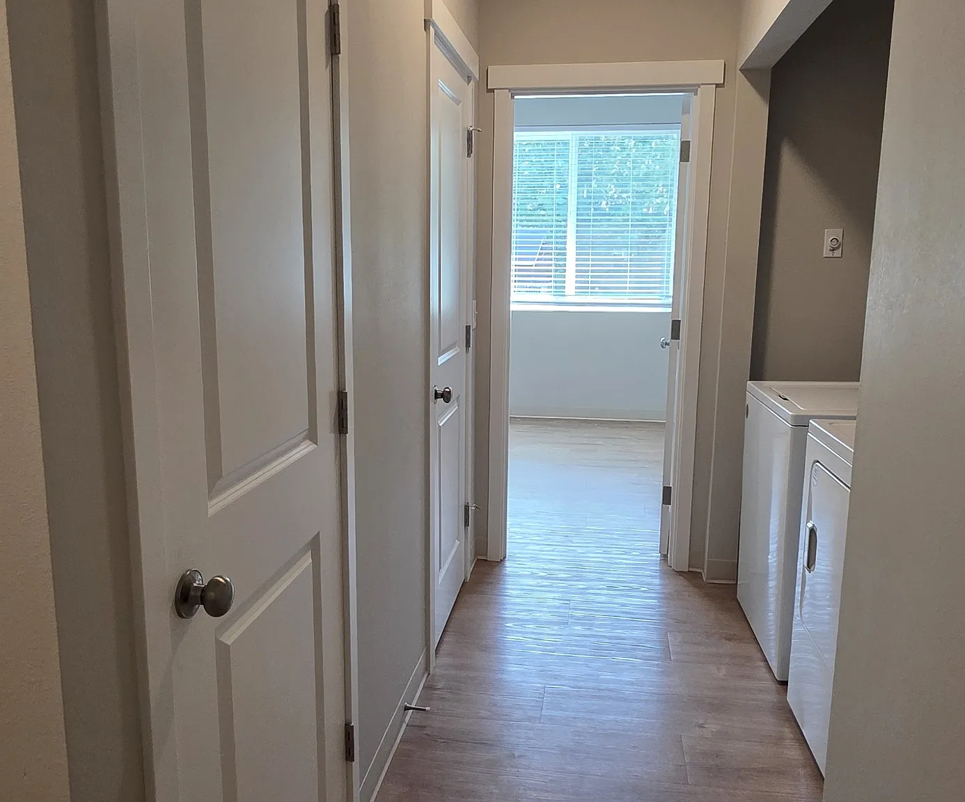MT1209-B203 - B203 — Photo 3