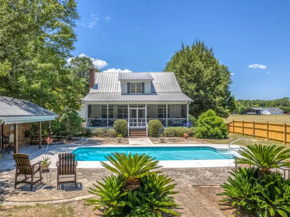 145 Meredith Dr, Eutawville, SC 29048