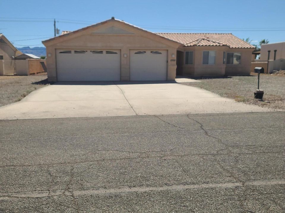 1st image of 2700 Inca Dr
