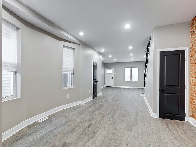 6205 Elmwood Ave — Photo 3