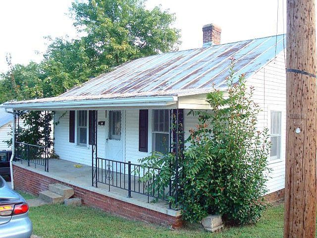 2nd image of 118 Summit St