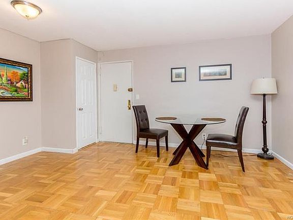4th image of 495 Odell Ave APT 3J