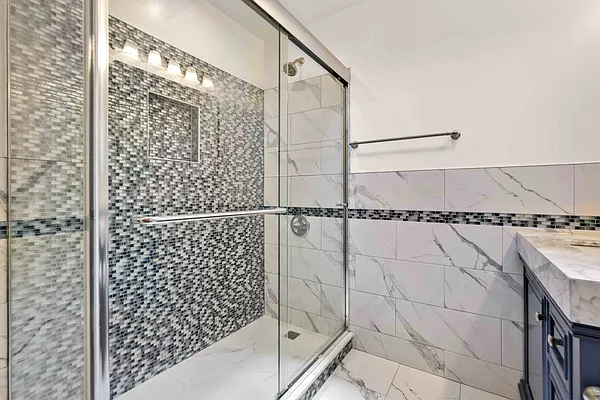 Bathroom, photo 2