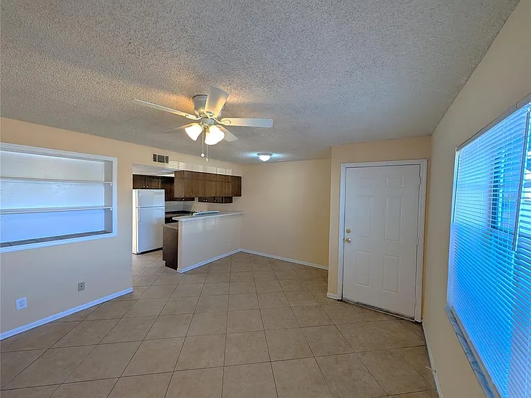 6415 S Roberts Ave #105 — Photo 4