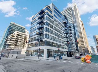 130 S Canal St APT 401, Chicago, IL 60606