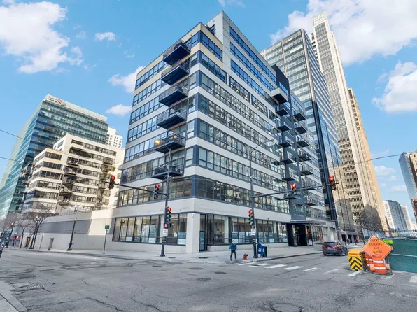 130 S Canal St APT 401, Chicago, IL 60606