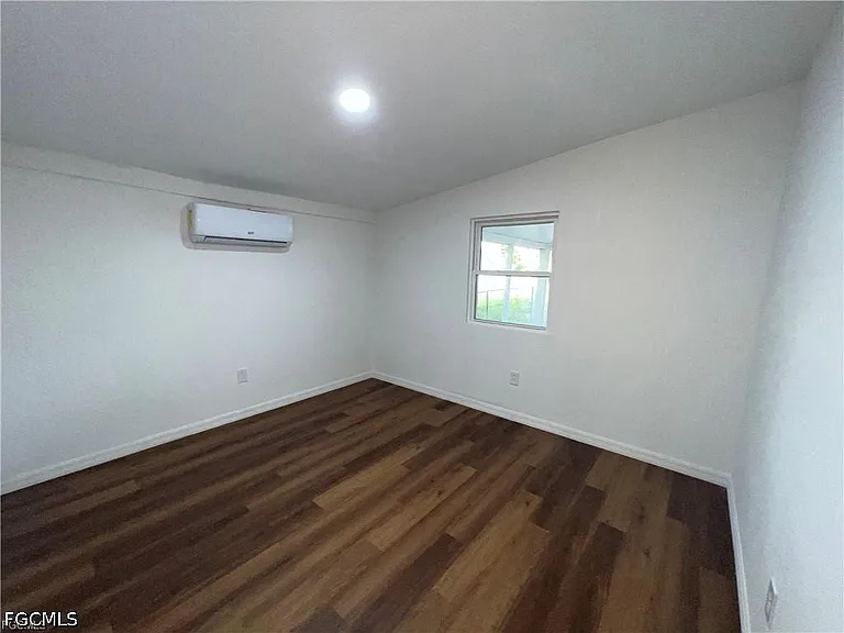 1270 Allen St #B — Photo 7