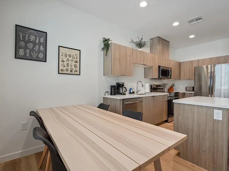 1818 W Earll Dr — Photo 10