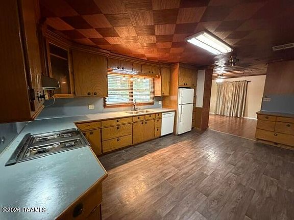 3rd image of 507 Weldon St