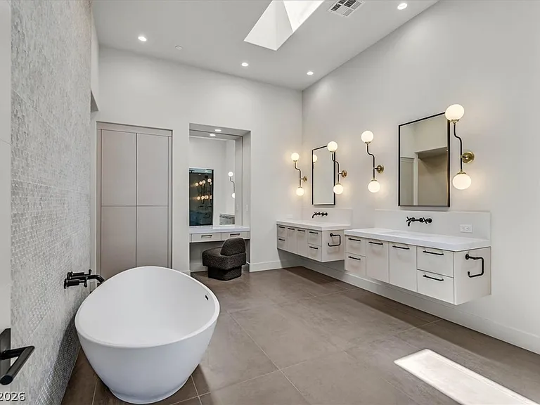 692 Scenic Cliff Dr — Photo 22