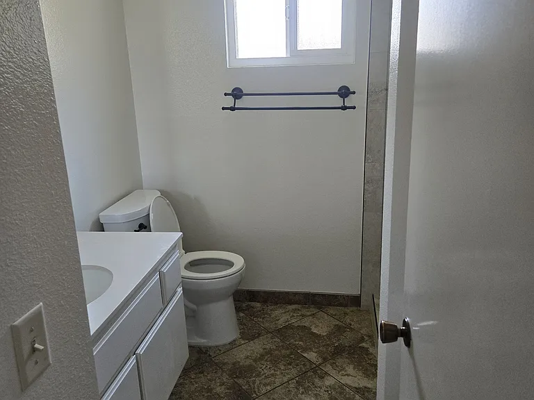 2150 Catalpa Ct — Photo 24
