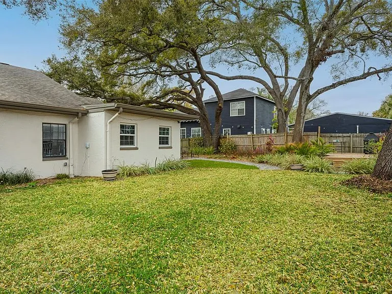 2603 N Ridgewood Ave — Photo 34
