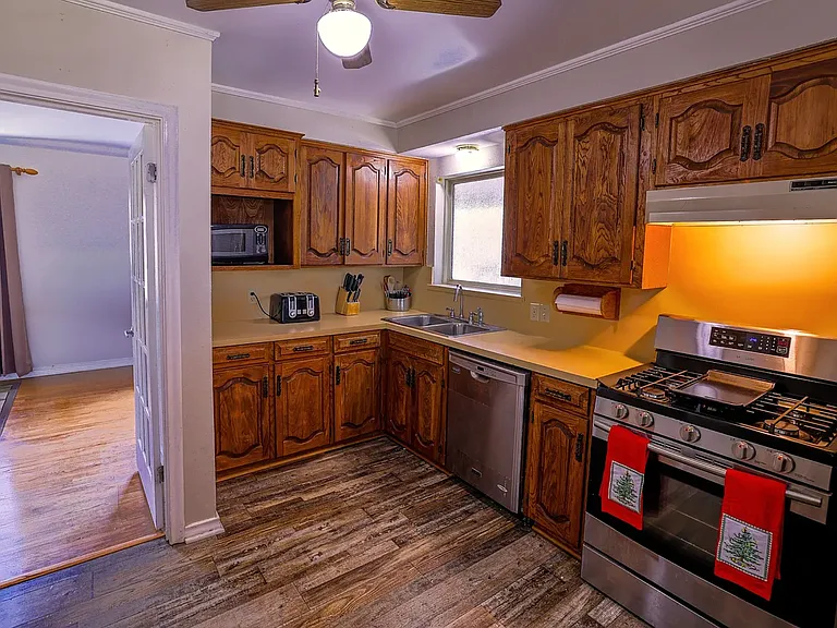 10465 Ferguson Rd — Photo 4
