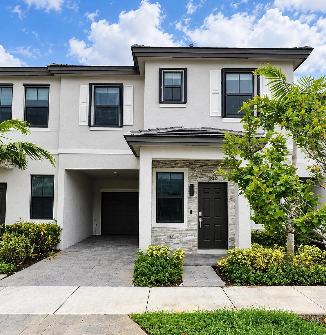 3 bed, 2.5 bath, 1539 sqft, $3,700 — Photo 4