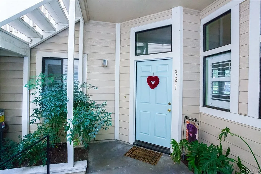 4900 N Grand Ave — Photo 1