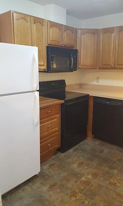 1st image of 12 Thayer Pond Dr #4