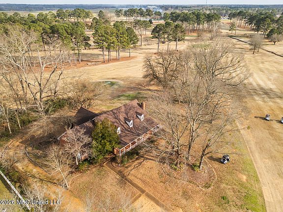 2nd image of 617 S Wedgewood Rd