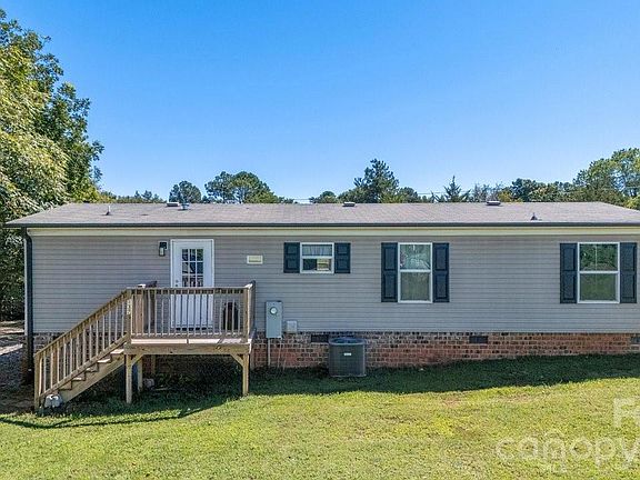3rd image of 137 Calhoun Rd