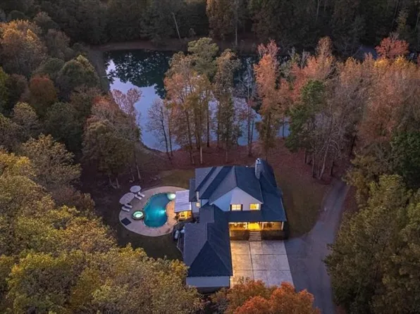 3055 Spring Hill Dr, Monroe, GA 30656