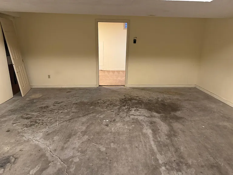 240 Chippendale Cir — Photo 43