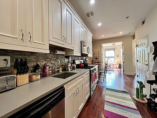 4th image of 1388 Bedford Ave #2-F