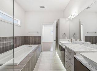 5905 Kiam St #B, Houston, TX 77007