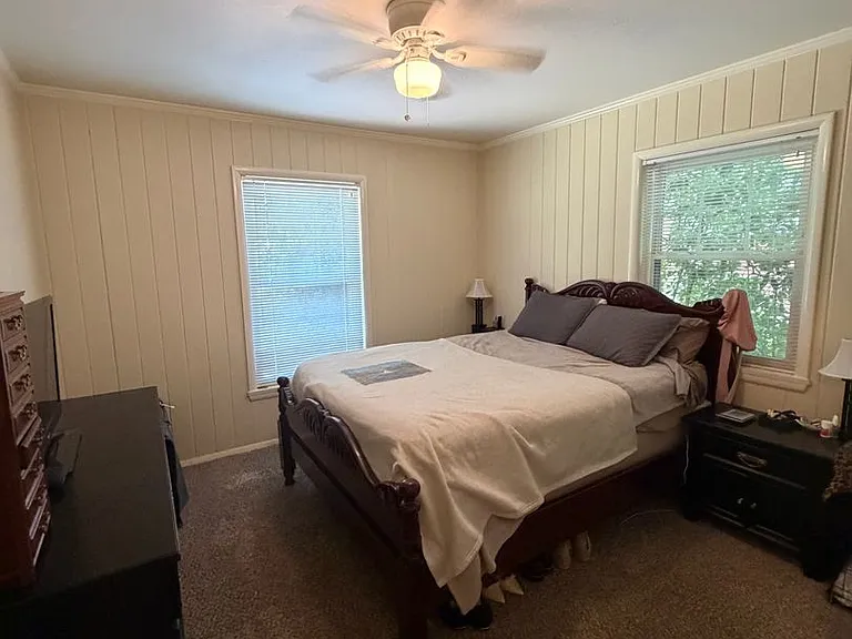 1924 S Meridian St — Photo 17