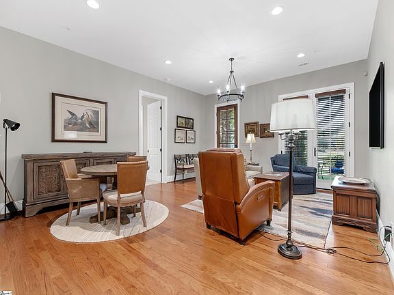 5th image of 600 Village Square Dr
