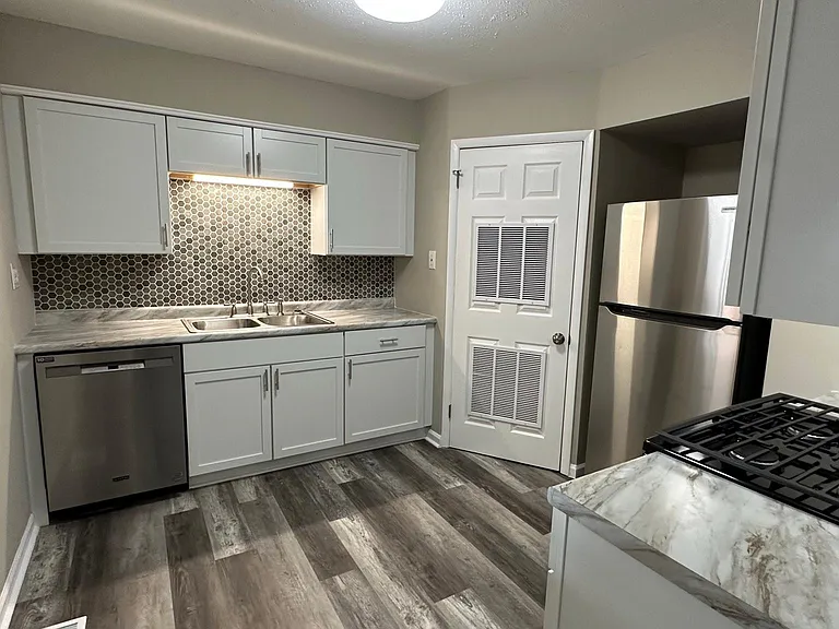1555 Mayfair Blvd #2 — Photo 1