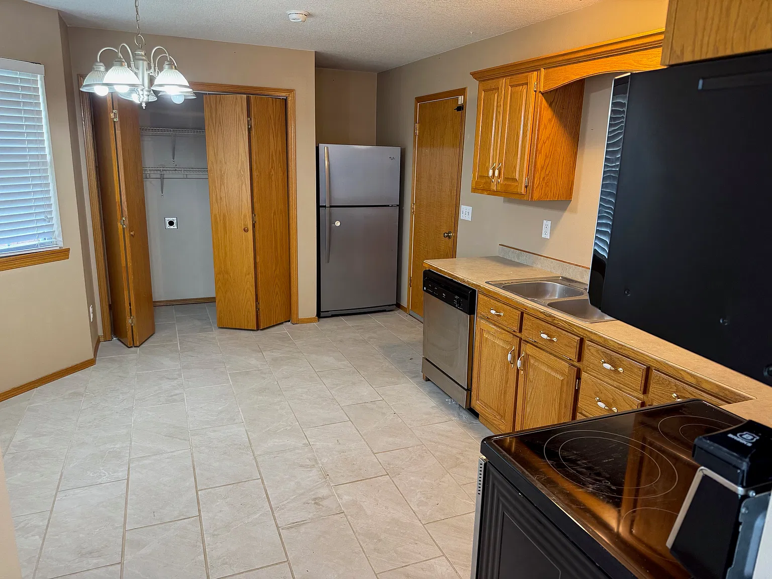 3 bed, 1109 sqft, $1,450 — Photo 3