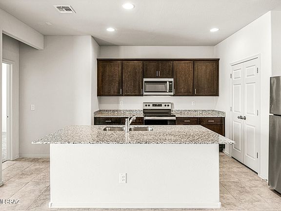 5th image of 945 W Calle El Acuario