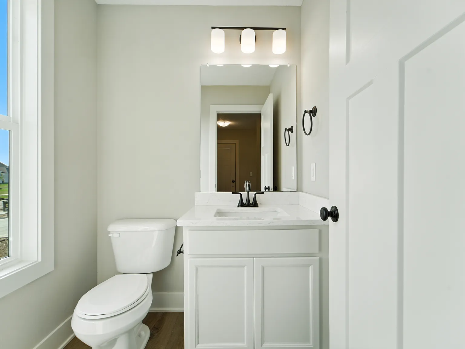 4 bed, 2.5 bath, 1809 sqft, $2,395 — Photo 4