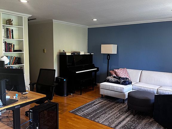 3rd image of 230 Grattan St APT 1