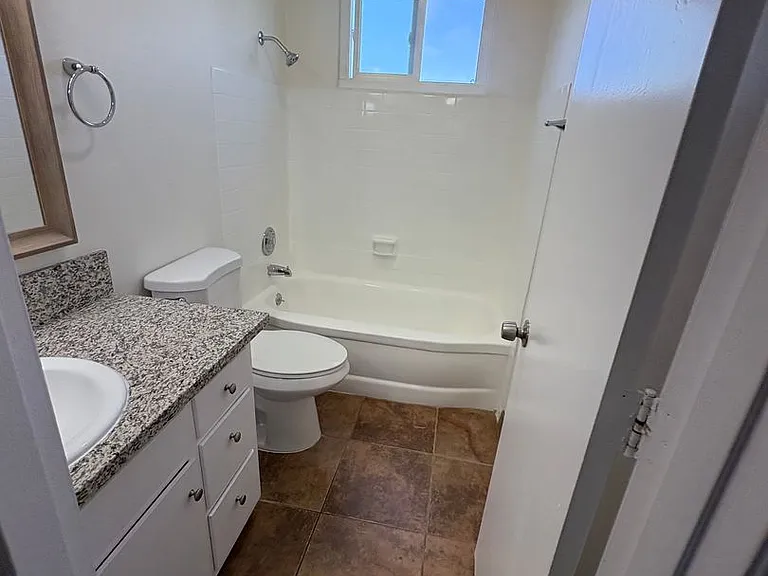 222 G St — Photo 21