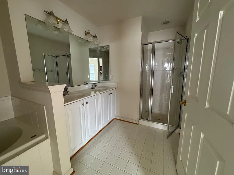 16410 Steerage Cir — Photo 18